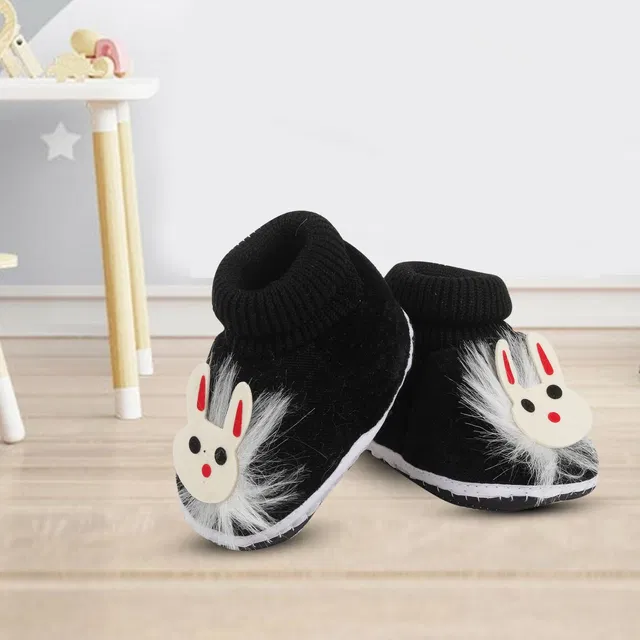 ASHISH TRADERS Booties