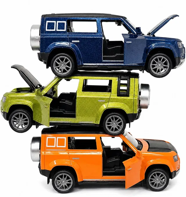 SSE Metal Diecast Defender 1:32 With Light & Music with pull back & Door Open