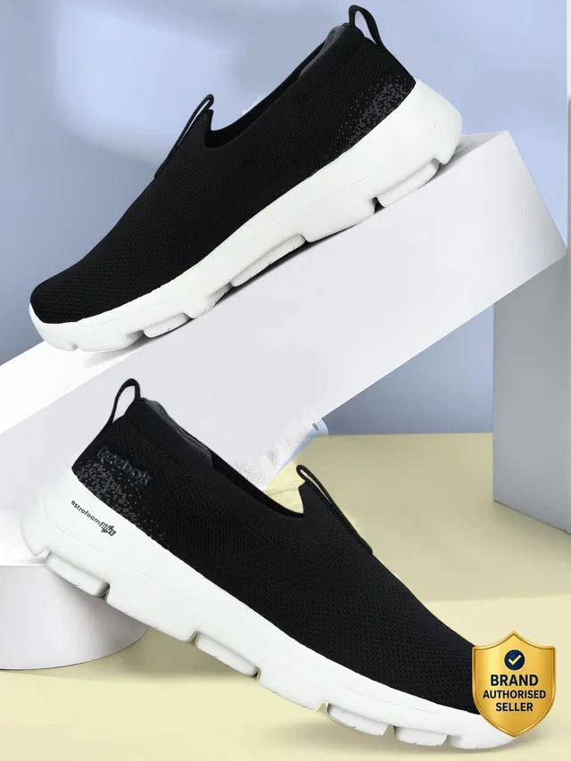 REEBOK WALK EXPLORE DALEY Walking Shoes For Men