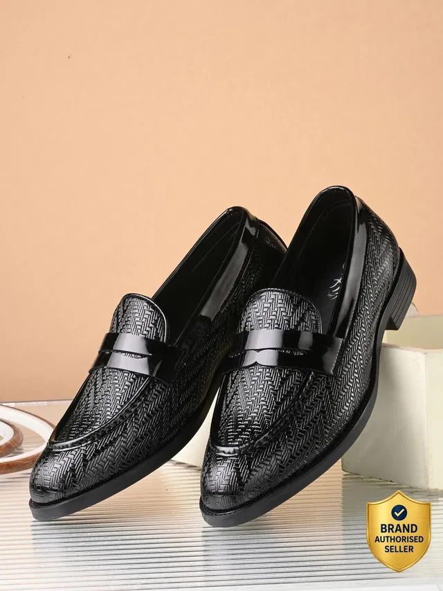 House of Pataudi HOPBN12502Black Loafers For Men