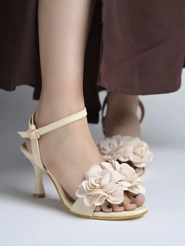 SHOETOPIA Women Heels