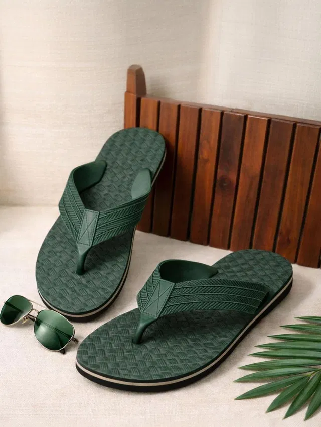 BreeZy Men Men's Textured Rubber Flip Flops Lightweight Casual Slippers for Daily Wear Flip Flops