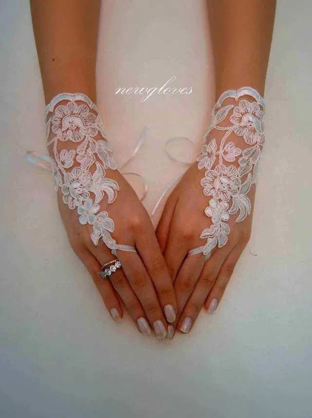 Unique bridal white gloves Applique Evening Women Gloves