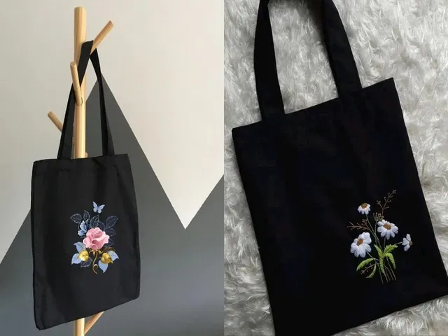 UNICWEAR Women Black Tote