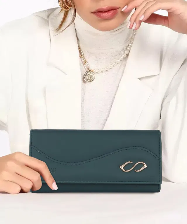 Reshu Casual, Formal Green  Clutch