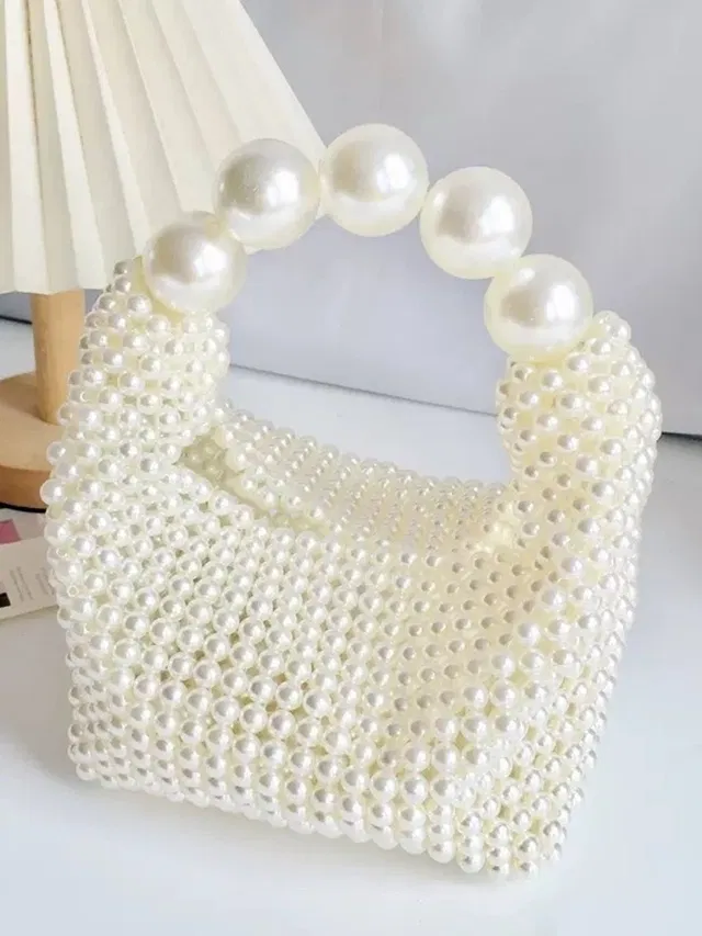 PEARL Party White  Clutch