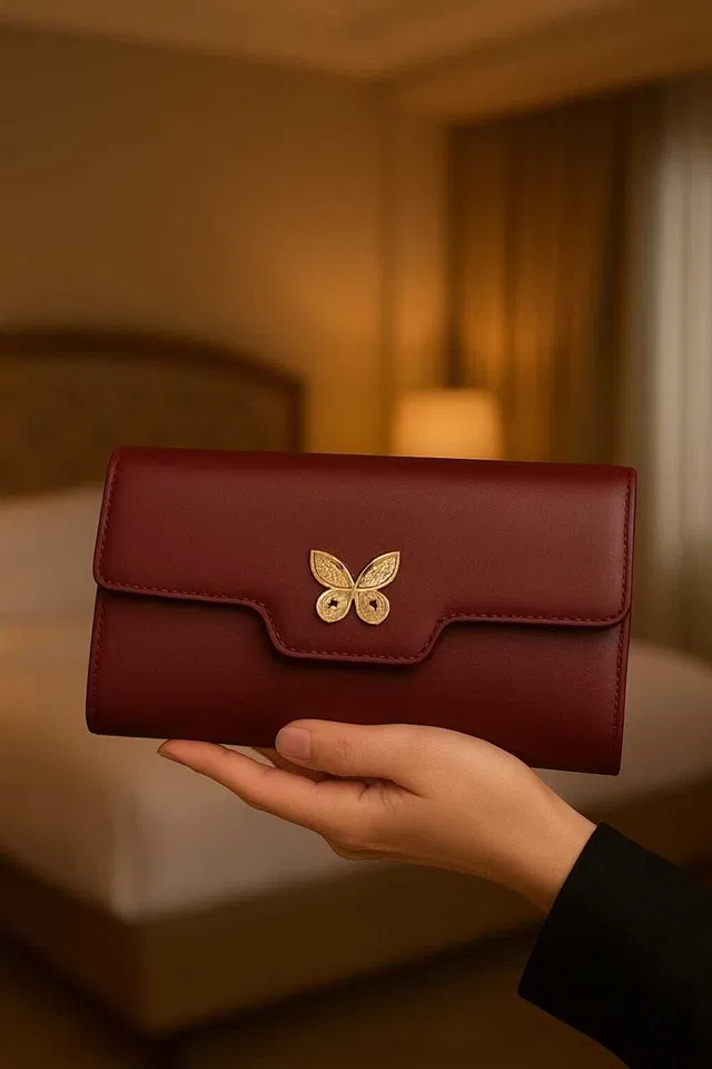G M W Casual Maroon  Clutch