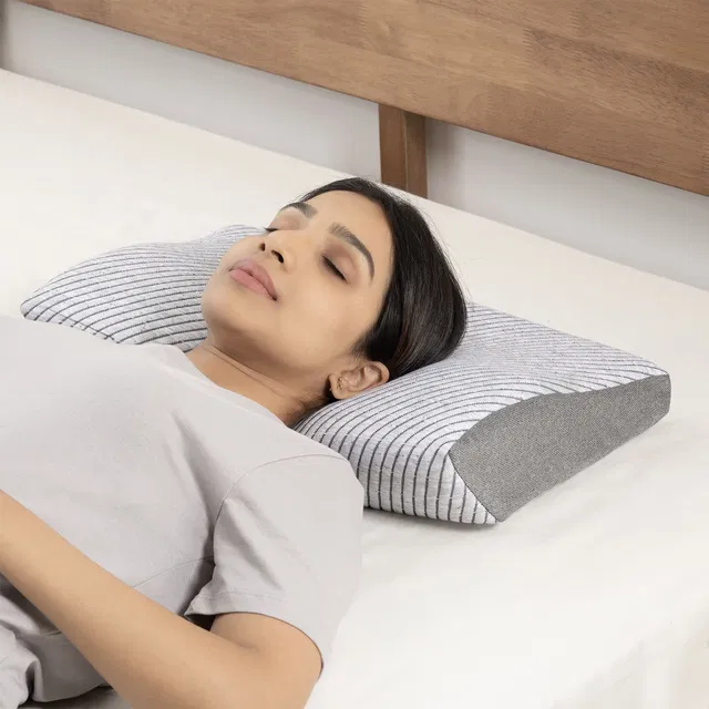 Wakefit Memory Foam Cervical Pack of 1 Solid
