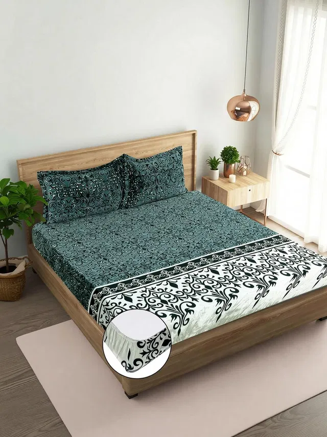 real dream Velvet Double Fitted (Elastic) 310 TC Printed 1 Winter Bedsheet with 2 Pillow Covers