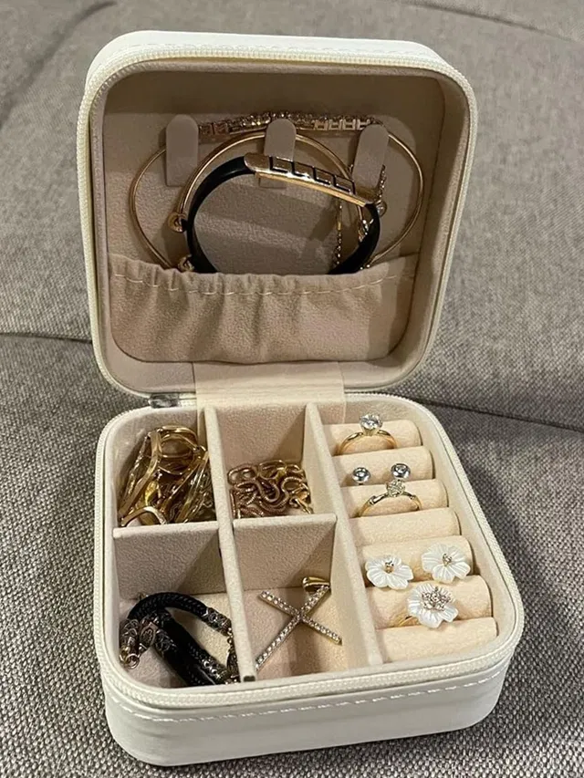 Scintillare by Sukkhi White Jewellery Organizers for Women Jewellery Vanity Box